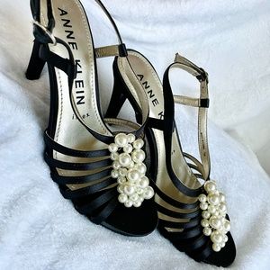 7.5 Anne Klein Black Heels With Faux Pearls.